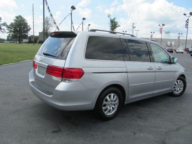 Honda Odyssey 2010 photo 2