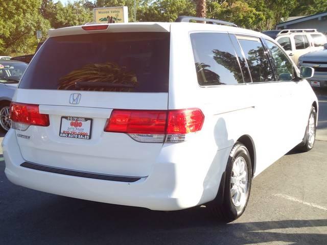 Honda Odyssey 2010 photo 3