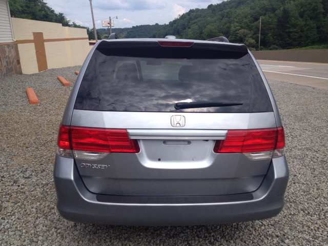 Honda Odyssey 2010 photo 2