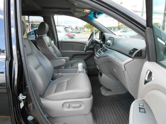 Honda Odyssey 2010 photo 2