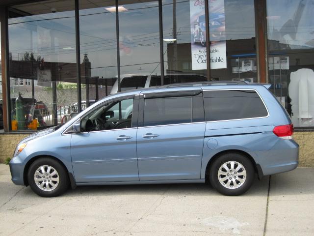 Honda Odyssey 2010 photo 2