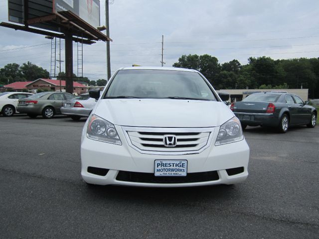 Honda Odyssey 2010 photo 2