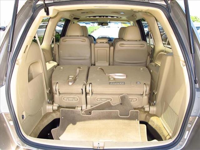 Honda Odyssey 2010 photo 2