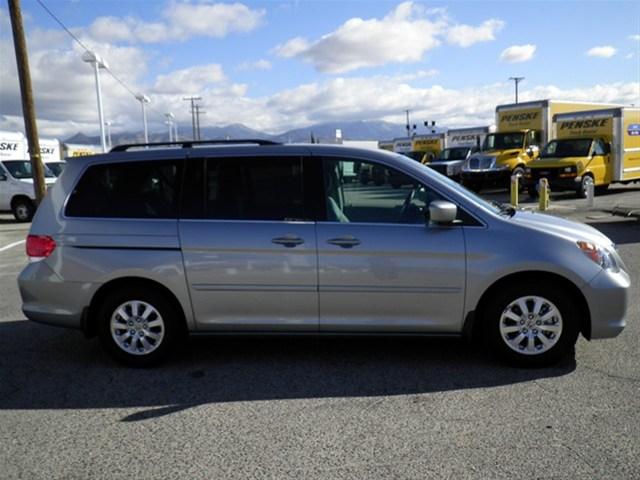 Honda Odyssey 2010 photo 2