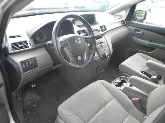 Honda Odyssey 2011 photo 3