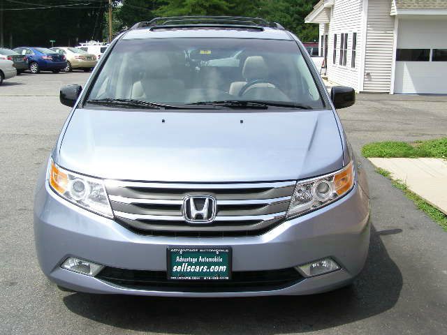 Honda Odyssey 2011 photo 2