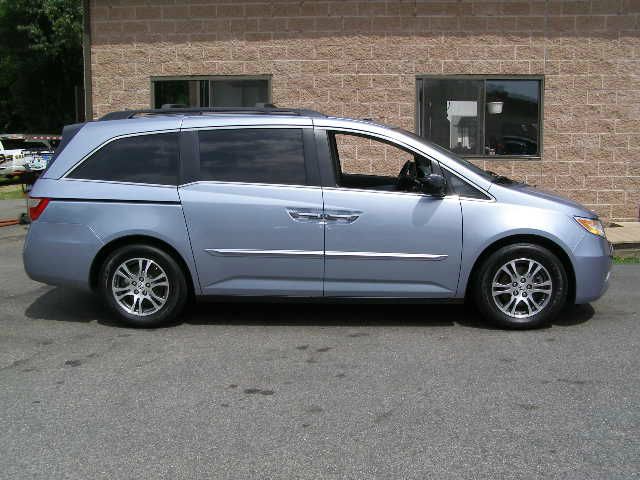 Honda Odyssey 2011 photo 3