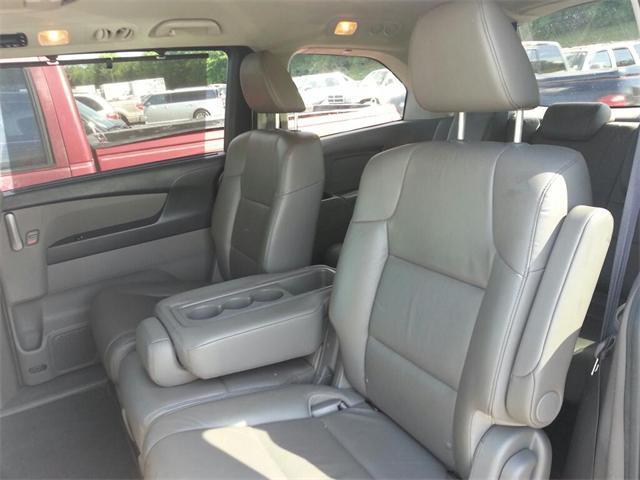 Honda Odyssey 2011 photo 3