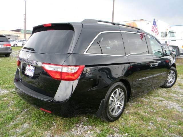 Honda Odyssey 2011 photo 2