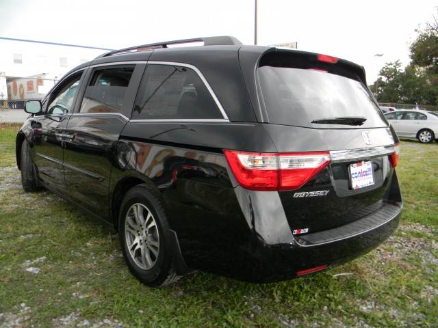 Honda Odyssey 2011 photo 4