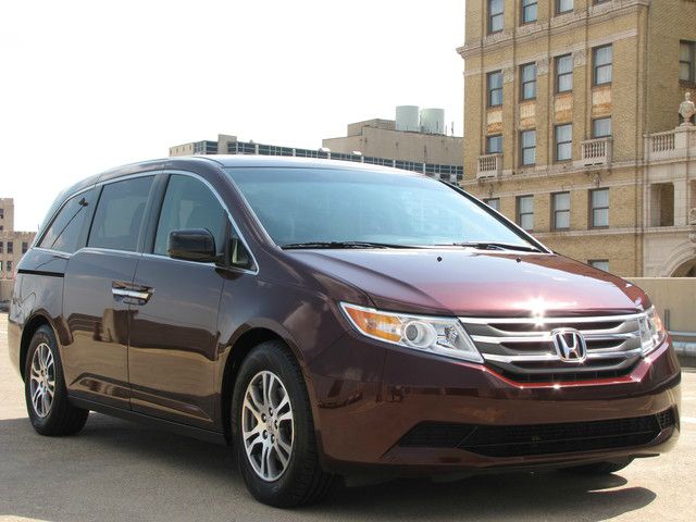 Honda Odyssey 2011 photo 3