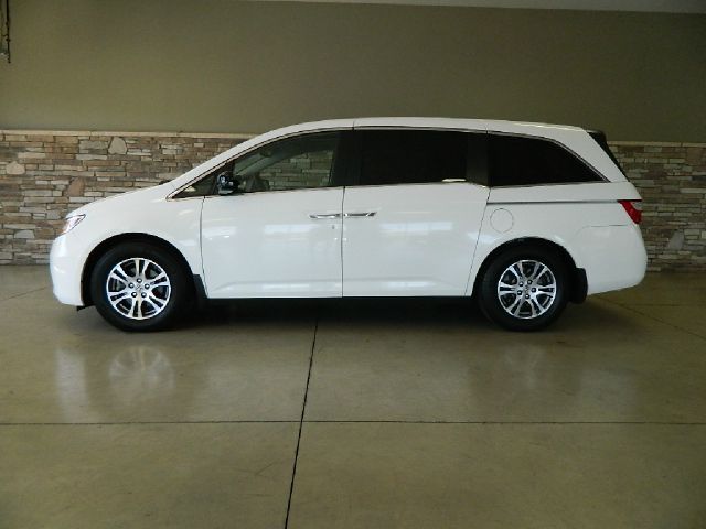 Honda Odyssey 2011 photo 3