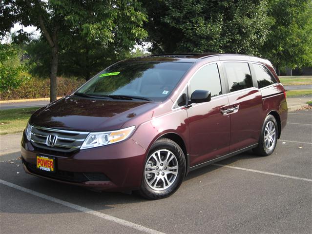 Honda Odyssey 2011 photo 3