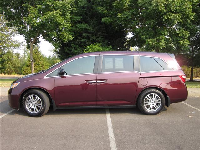 Honda Odyssey 2011 photo 4