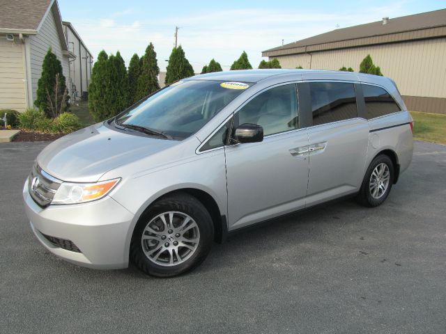 Honda Odyssey 2011 photo 4