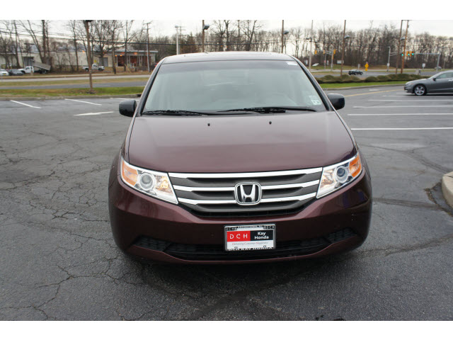 Honda Odyssey 2011 photo 2