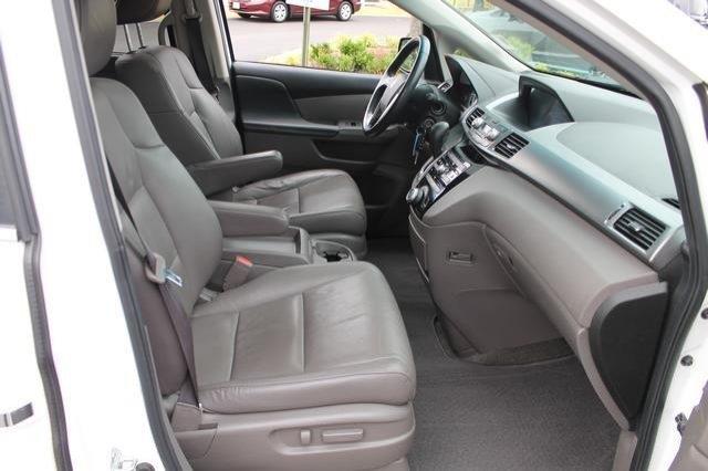 Honda Odyssey 2011 photo 22