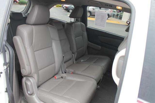 Honda Odyssey 2011 photo 24