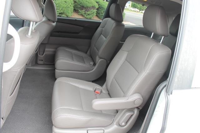 Honda Odyssey 2011 photo 27