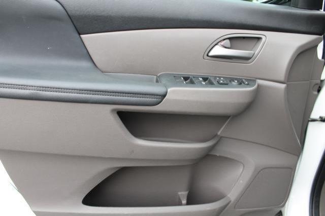 Honda Odyssey 2011 photo 7