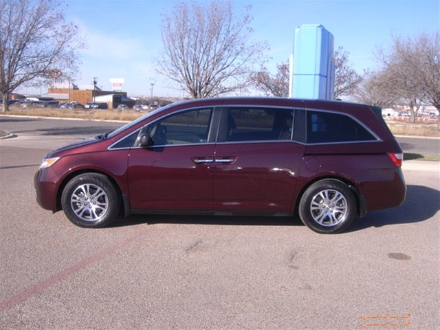 Honda Odyssey 2011 photo 3