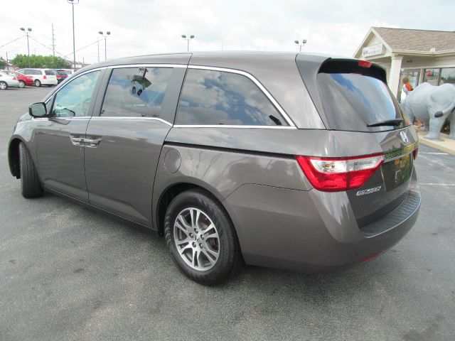 Honda Odyssey 2011 photo 2