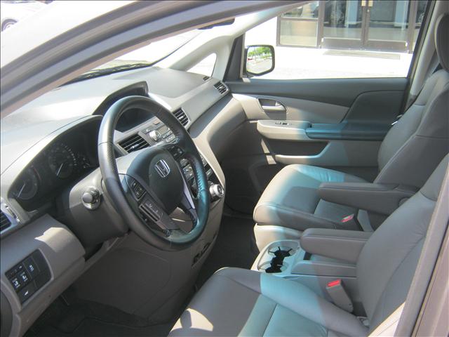 Honda Odyssey 2011 photo 4