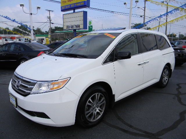 Honda Odyssey 2011 photo 2