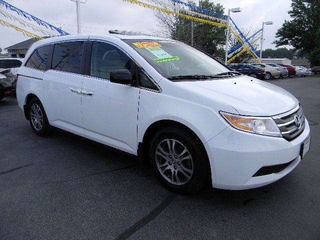 Honda Odyssey 2011 photo 4