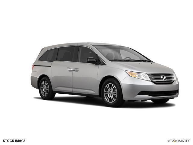 Honda Odyssey 2011 photo 2