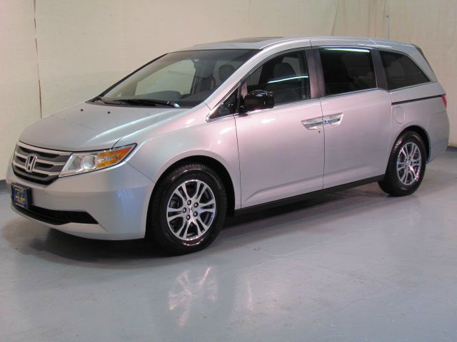 Honda Odyssey 2011 photo 3