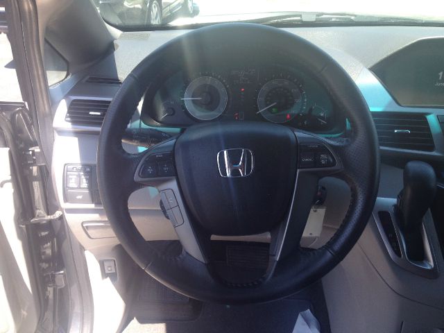 Honda Odyssey 2012 photo 8