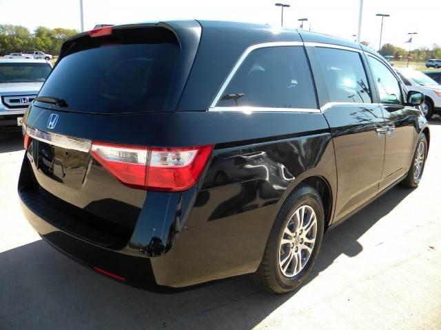 Honda Odyssey 2012 photo 2