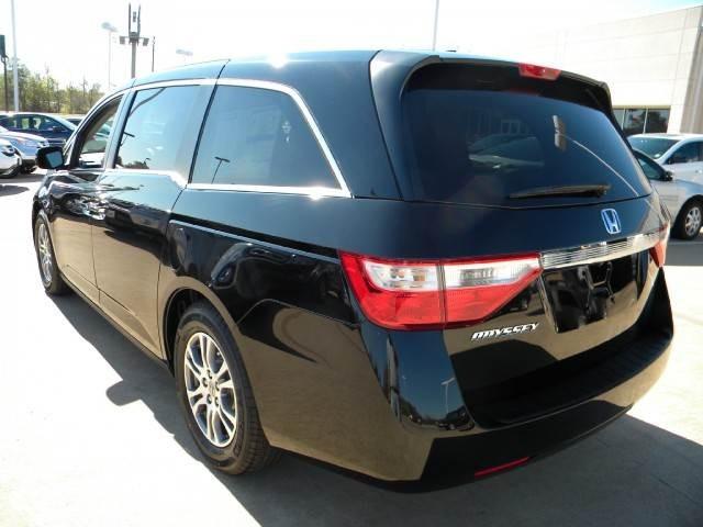 Honda Odyssey 2012 photo 3