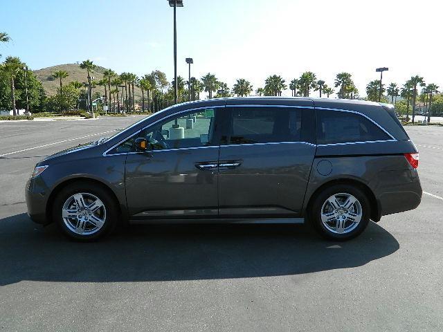 Honda Odyssey 2012 photo 1