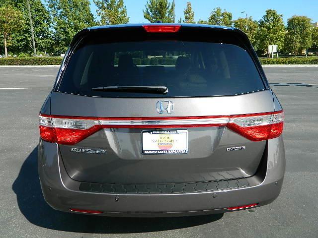 Honda Odyssey 2012 photo 3