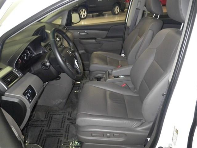 Honda Odyssey 2012 photo 2