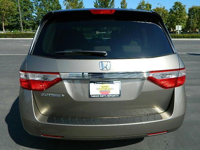 Honda Odyssey 2012 photo 2