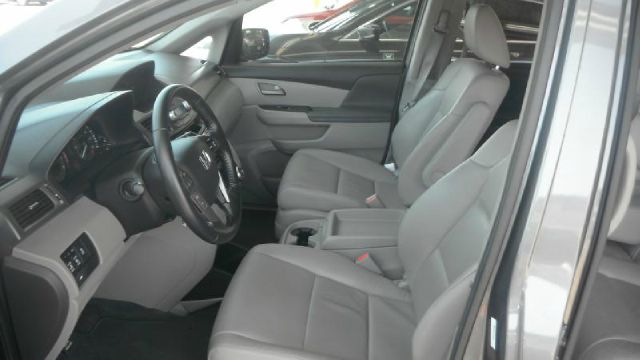 Honda Odyssey 2012 photo 1