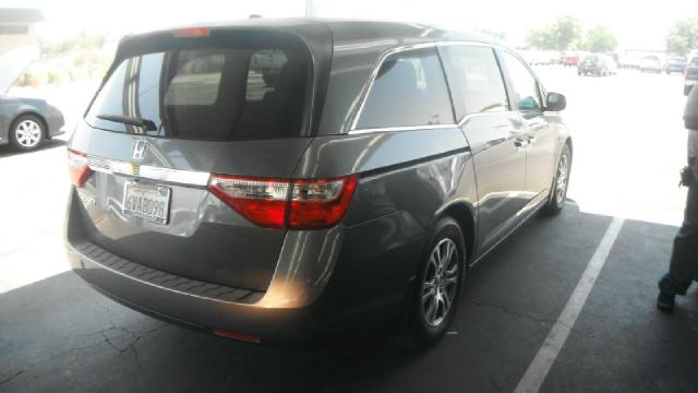 Honda Odyssey 2012 photo 3