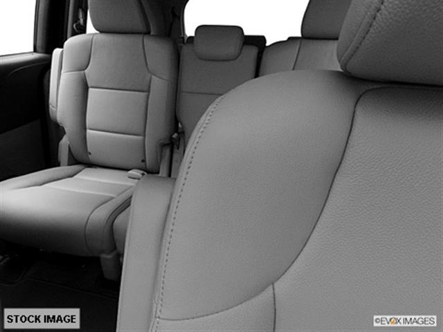 Honda Odyssey 2012 photo 4