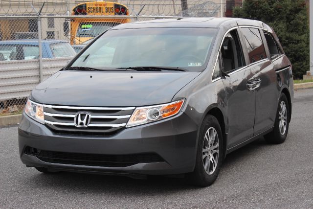 Honda Odyssey 2012 photo 2