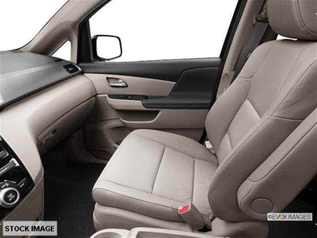 Honda Odyssey 2013 photo 2