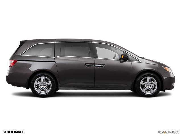 Honda Odyssey 2013 photo 2