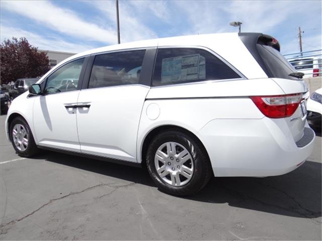 Honda Odyssey 2013 photo 2