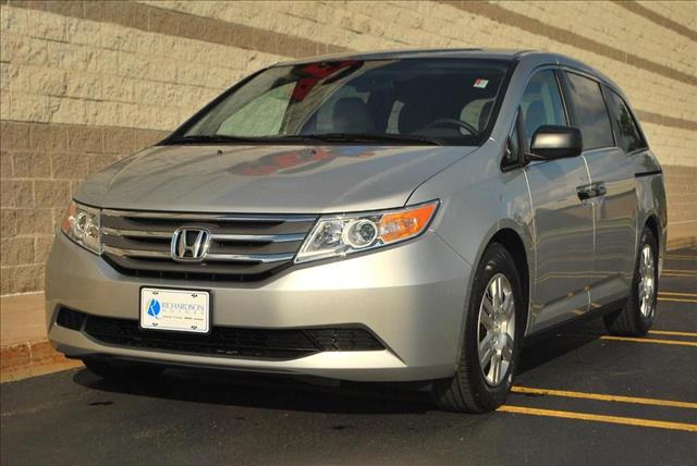 Honda Odyssey 2013 photo 3