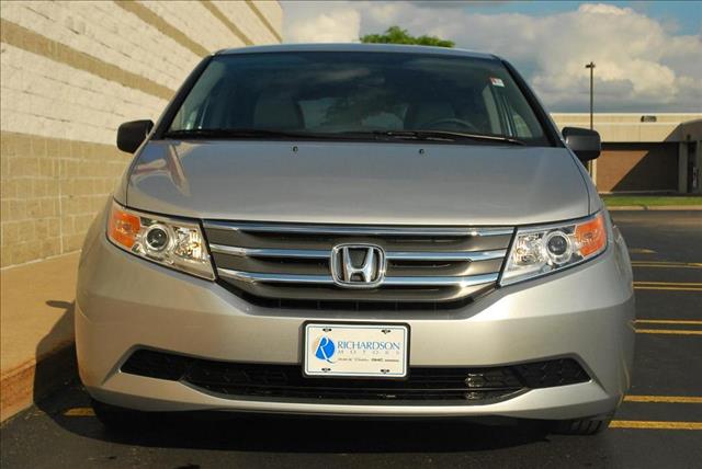 Honda Odyssey 2013 photo 4