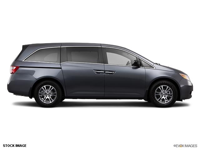 Honda Odyssey 2013 photo 2