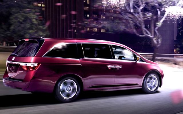 Honda Odyssey 2013 photo 3