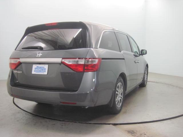 Honda Odyssey 2013 photo 3